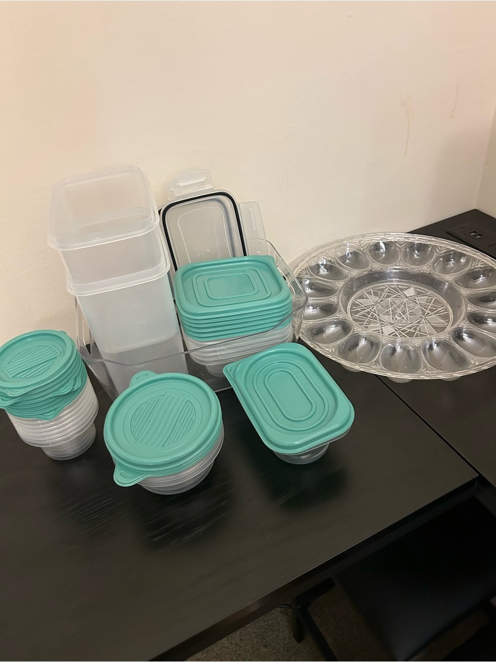 Various Tupperware - Picture 2 of 2